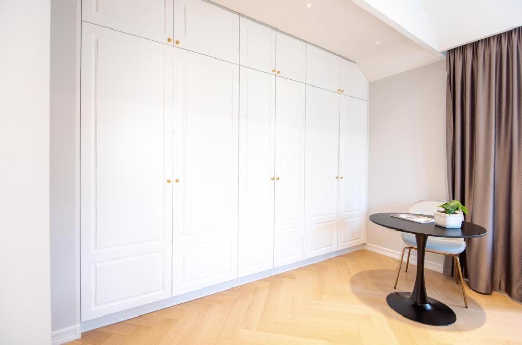 Apartment Beautiful In Old Town - Location *