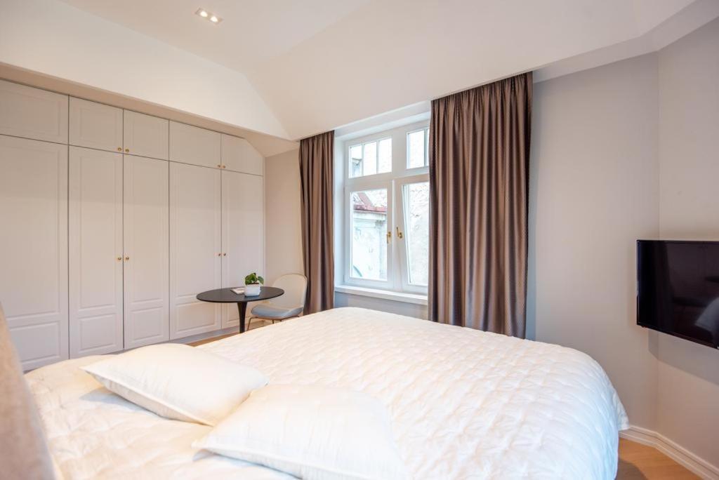 Apartment Beautiful In Old Town - Location *